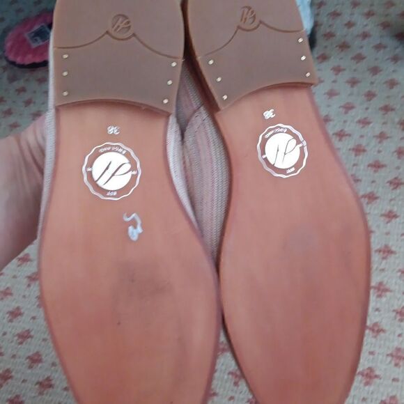 Hudson   - Picture 3 of 6